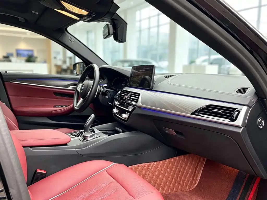 BMW 5 Series — миниатюра 10
