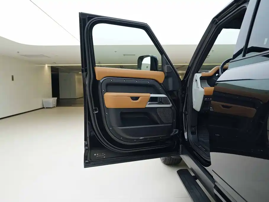 Land Rover Defender — миниатюра 15