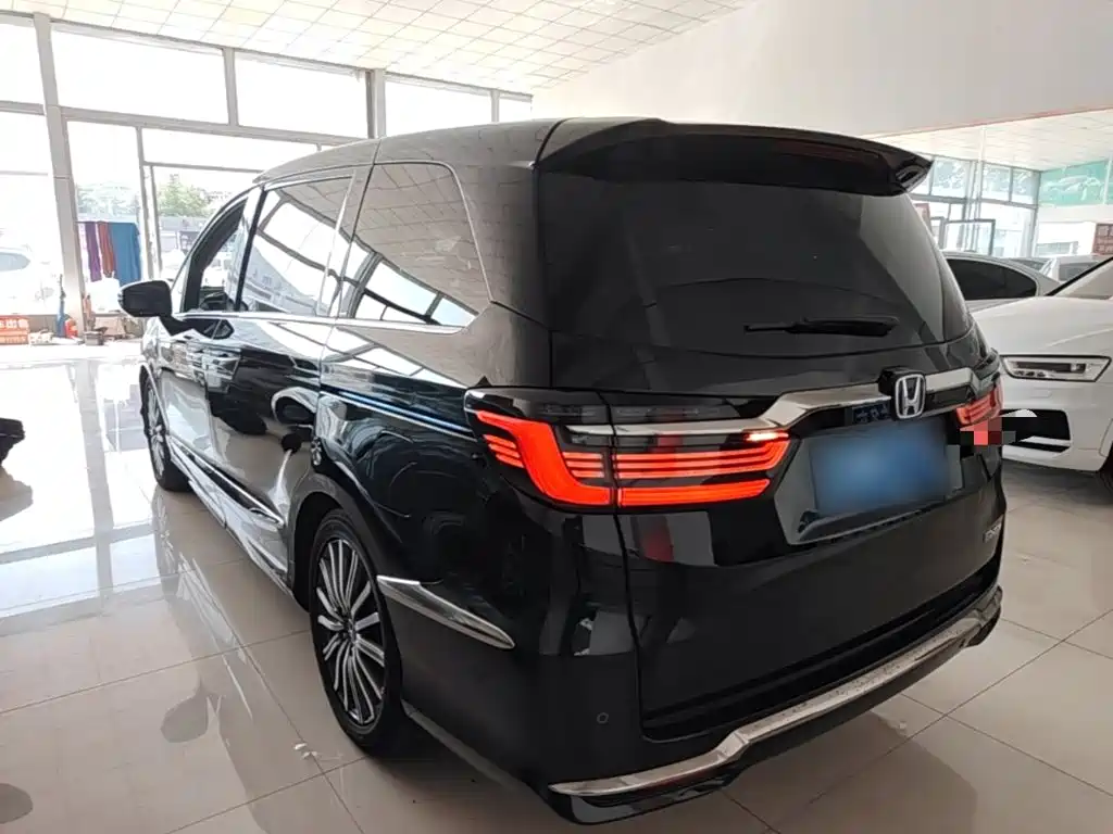 Honda Elysion — миниатюра 5