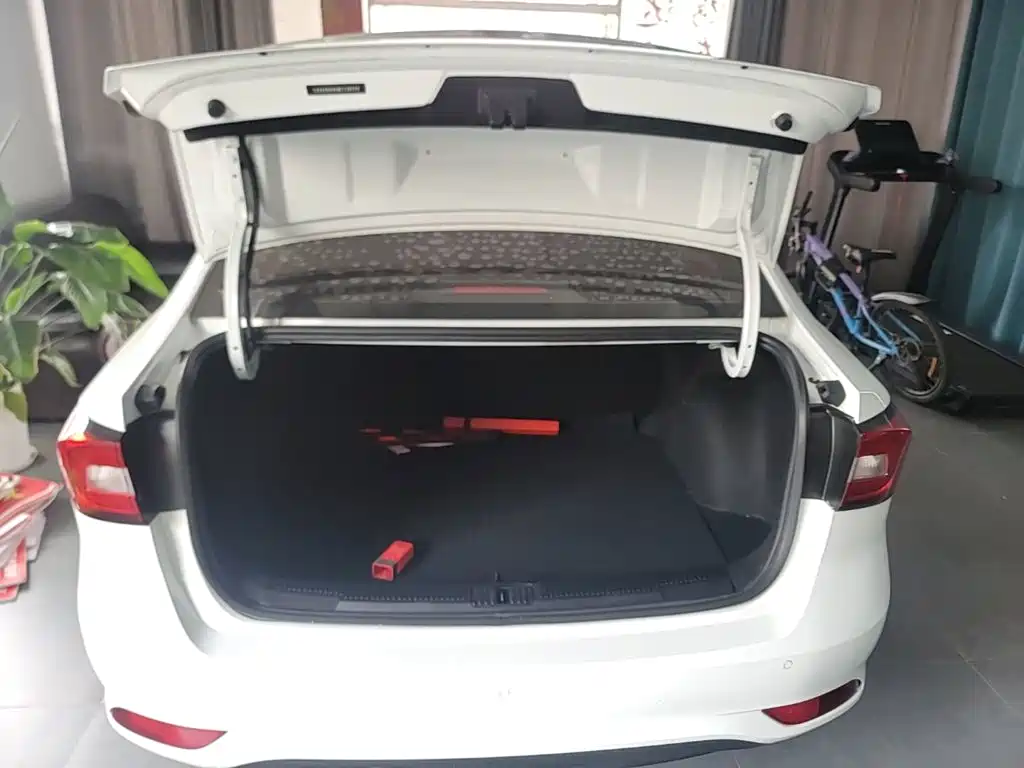 Roewe i5 — миниатюра 19