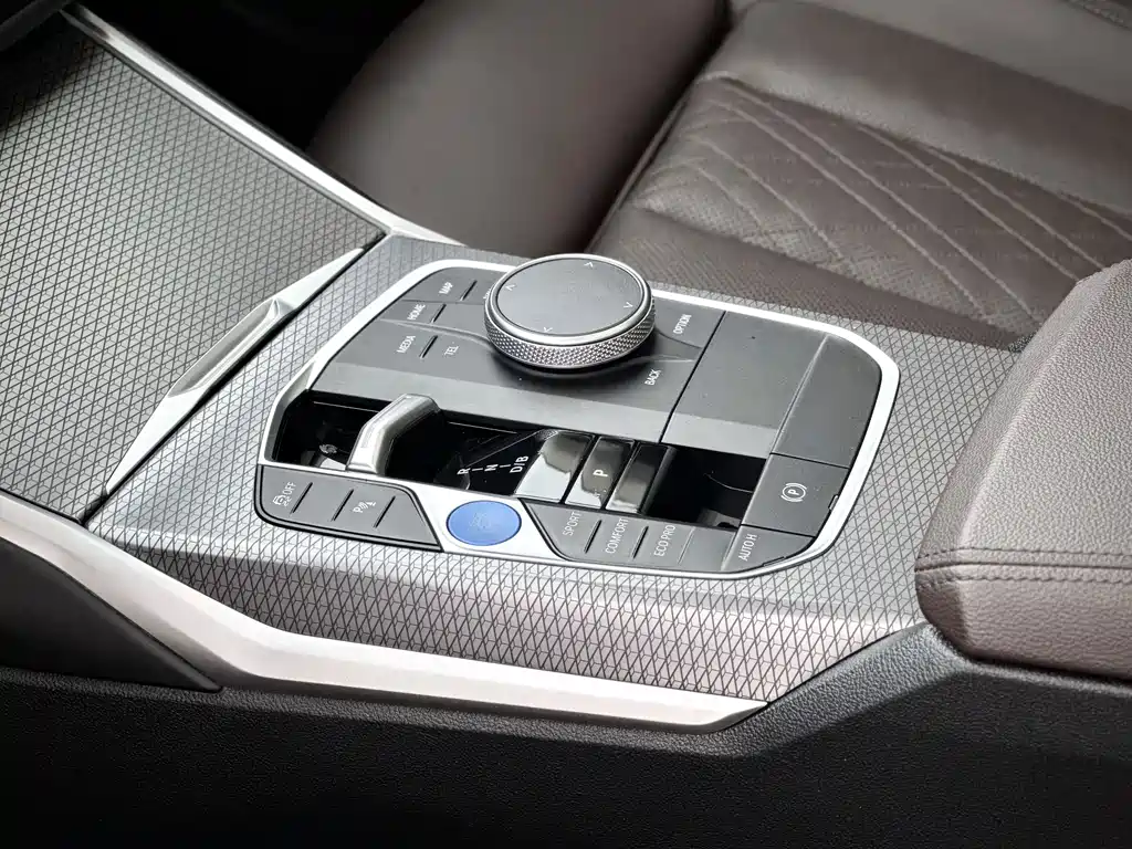 BMW i3 — миниатюра 10