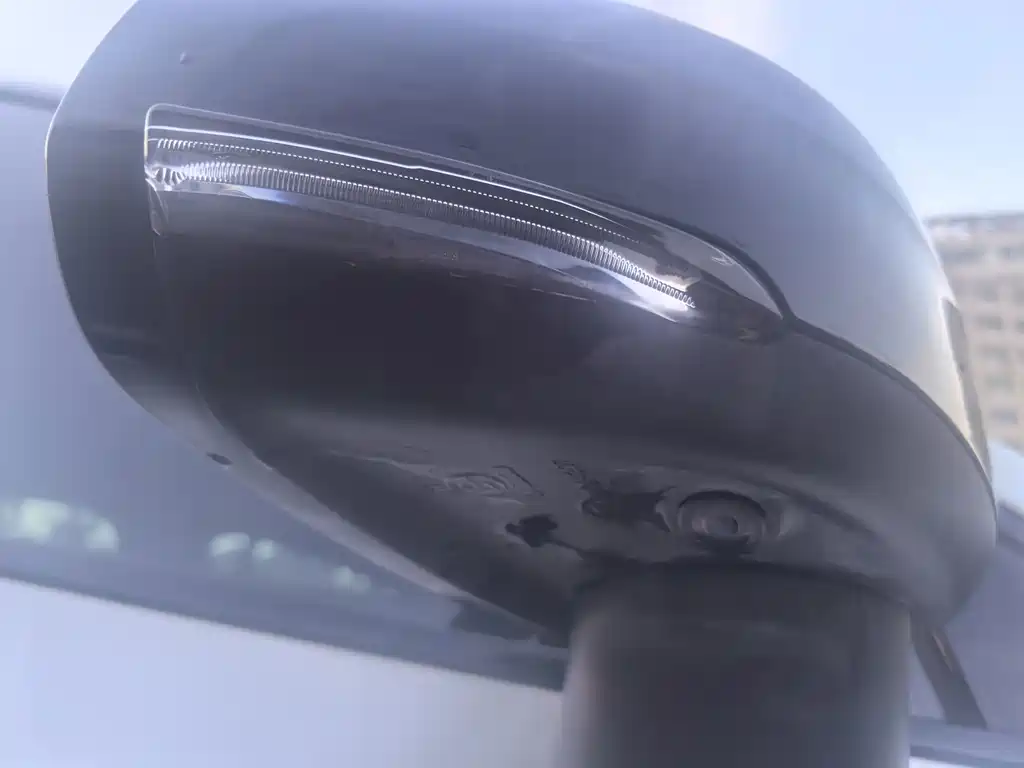 Volvo XC60 PHEV — миниатюра 11