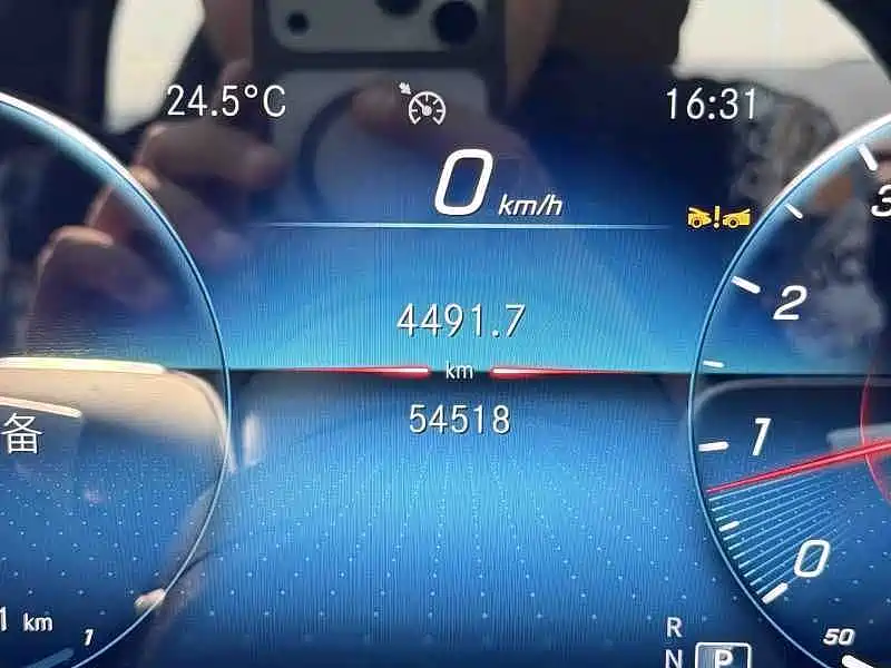 Mercedes-Benz E-Class — миниатюра 11