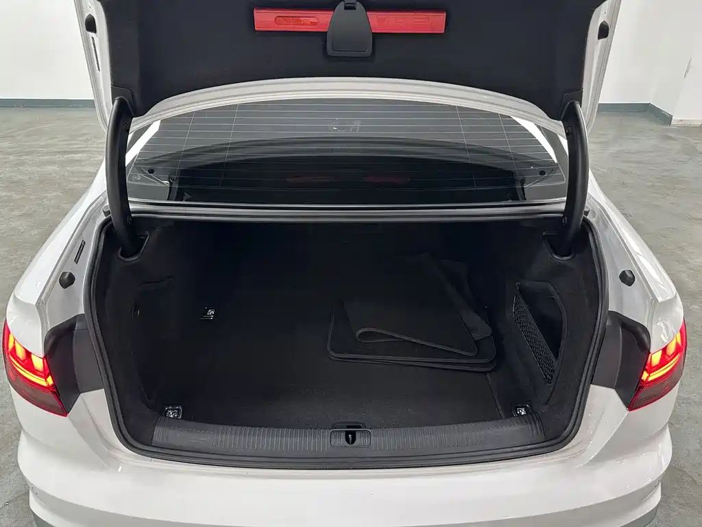 Audi A4L — миниатюра 16