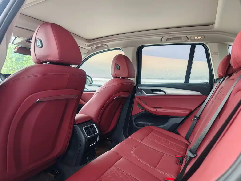 BMW iX3 — миниатюра 11
