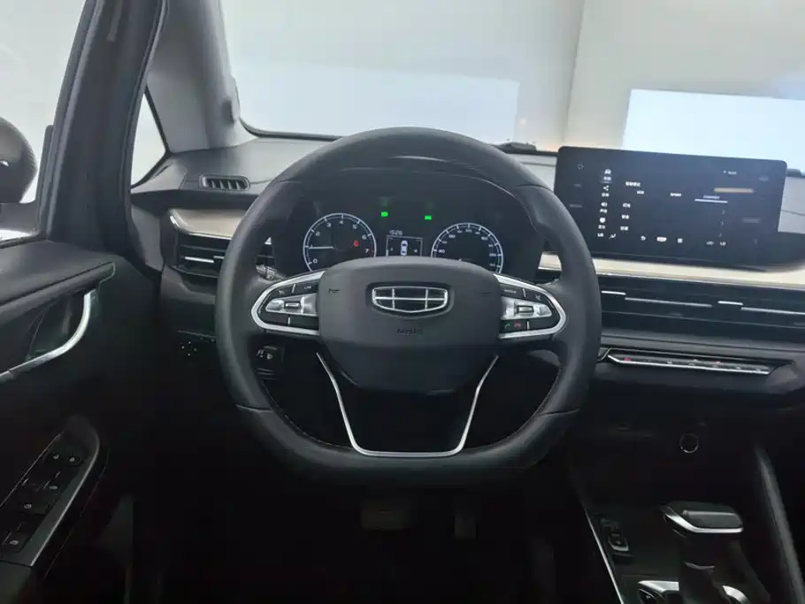Geely Vision X3 — миниатюра 15