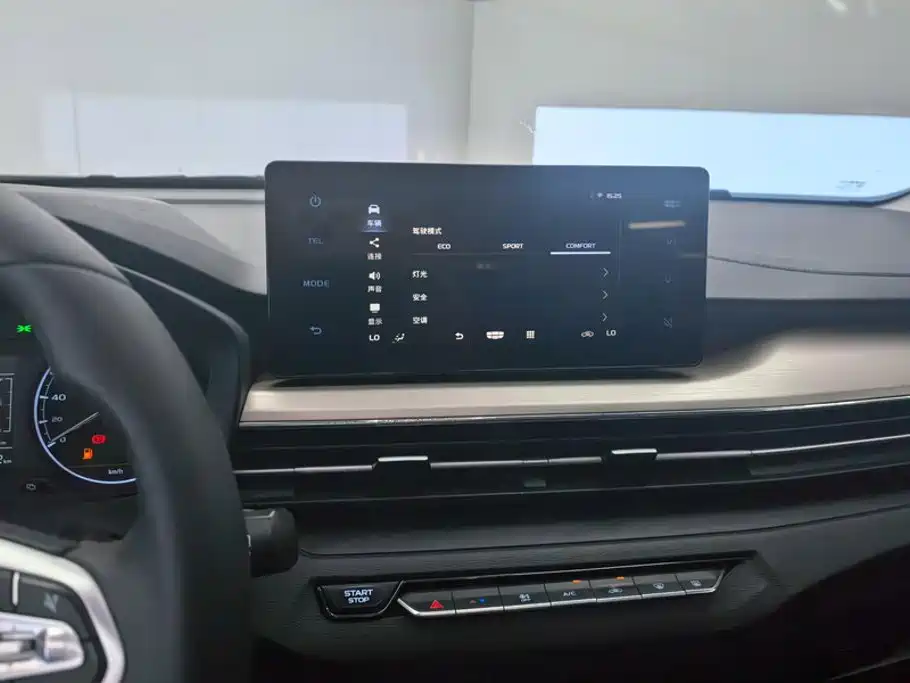 Geely Vision X3 — миниатюра 13