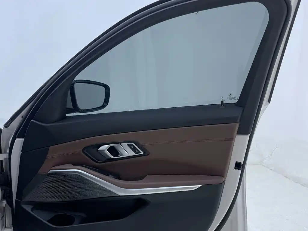 BMW 3 Series — миниатюра 27