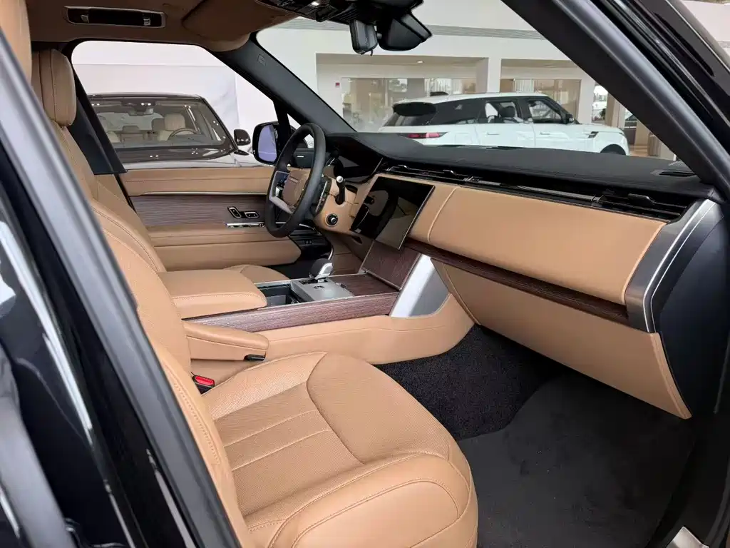 Land Rover Range Rover 2025 3.0 L6 360PS