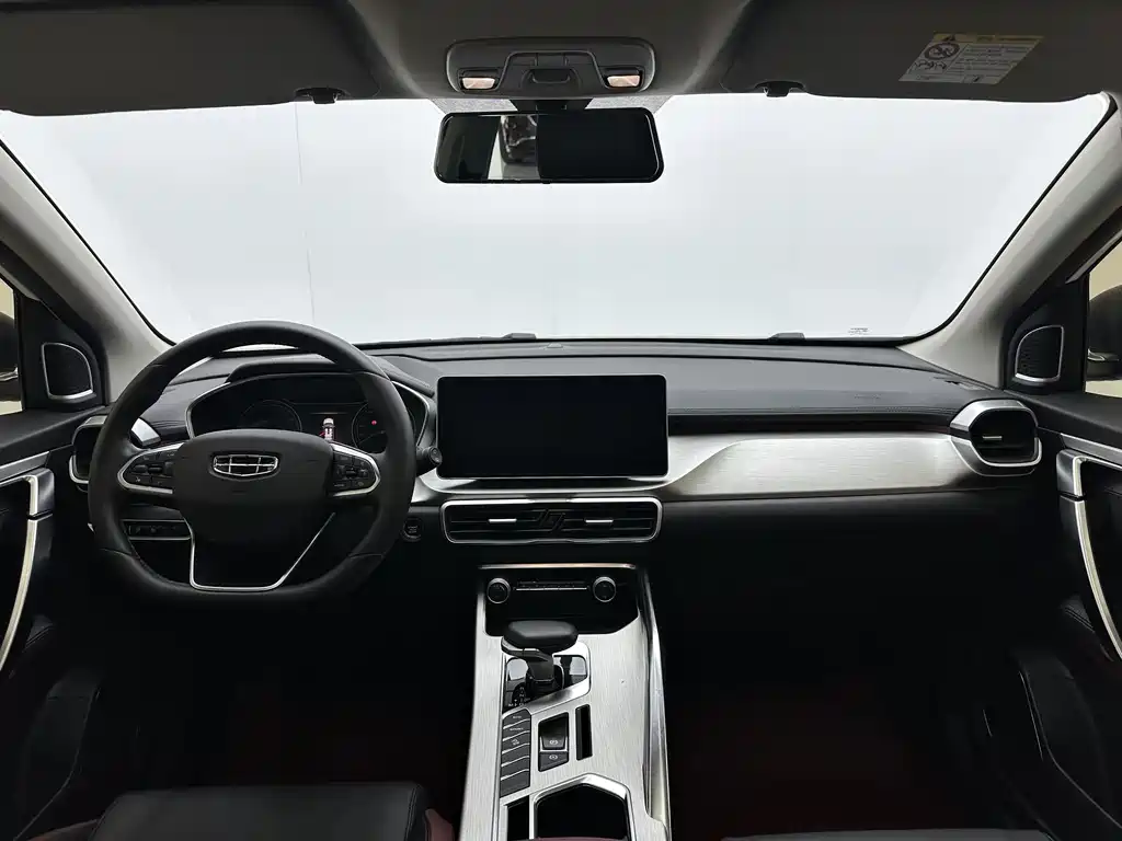 Geely Binyue — миниатюра 7