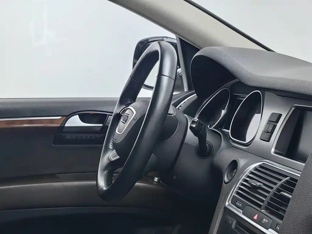 Audi Q7 — миниатюра 22