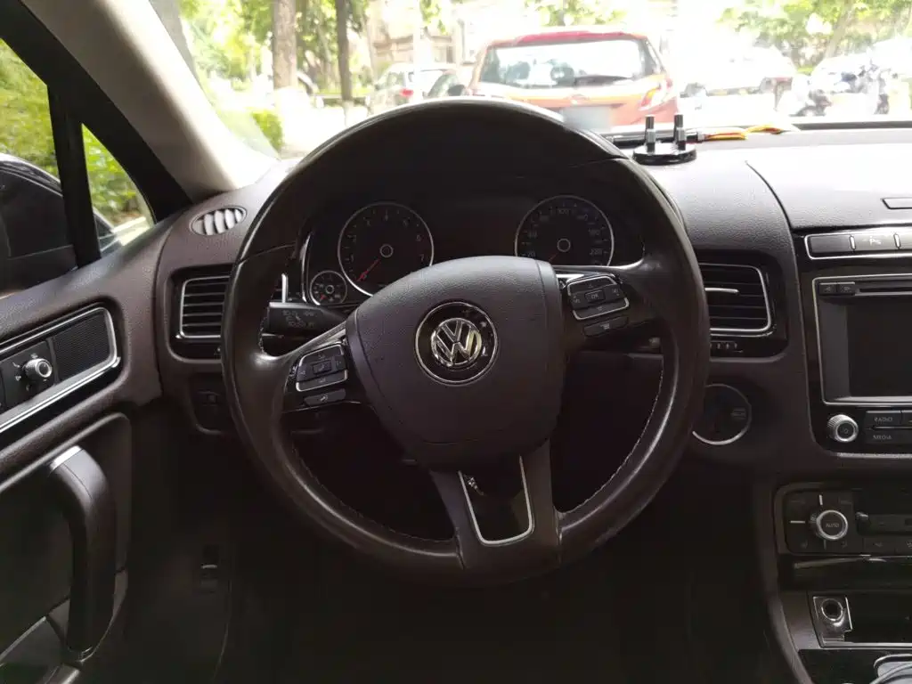 Volkswagen Touareg — миниатюра 6