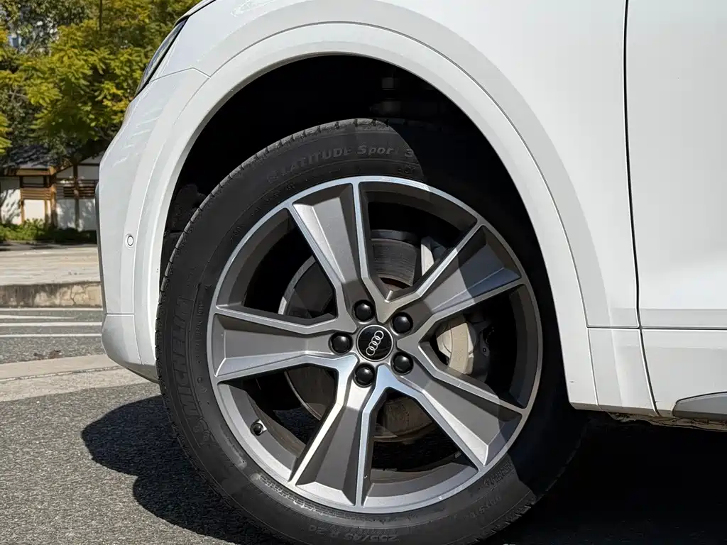 Audi Q5L — миниатюра 10