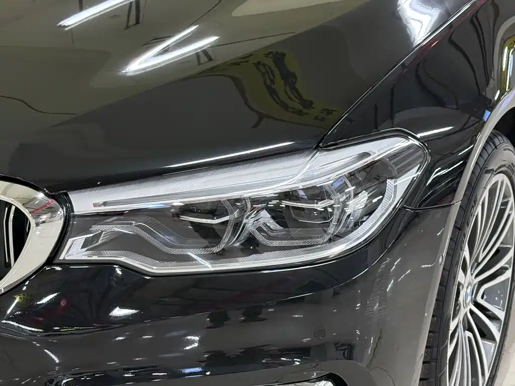 BMW 5 Series — миниатюра 3