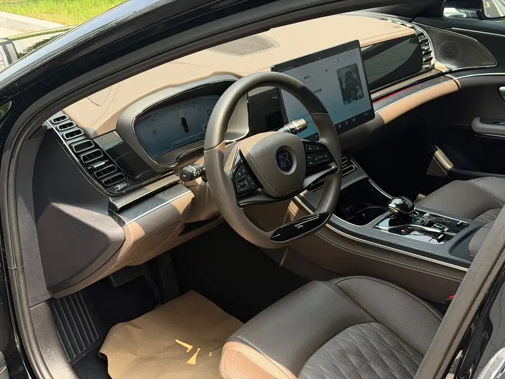 BYD Han 2023 DM-i Champion 121KM Premium
