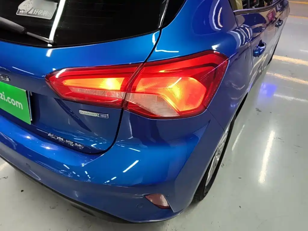 Ford Focus — миниатюра 8