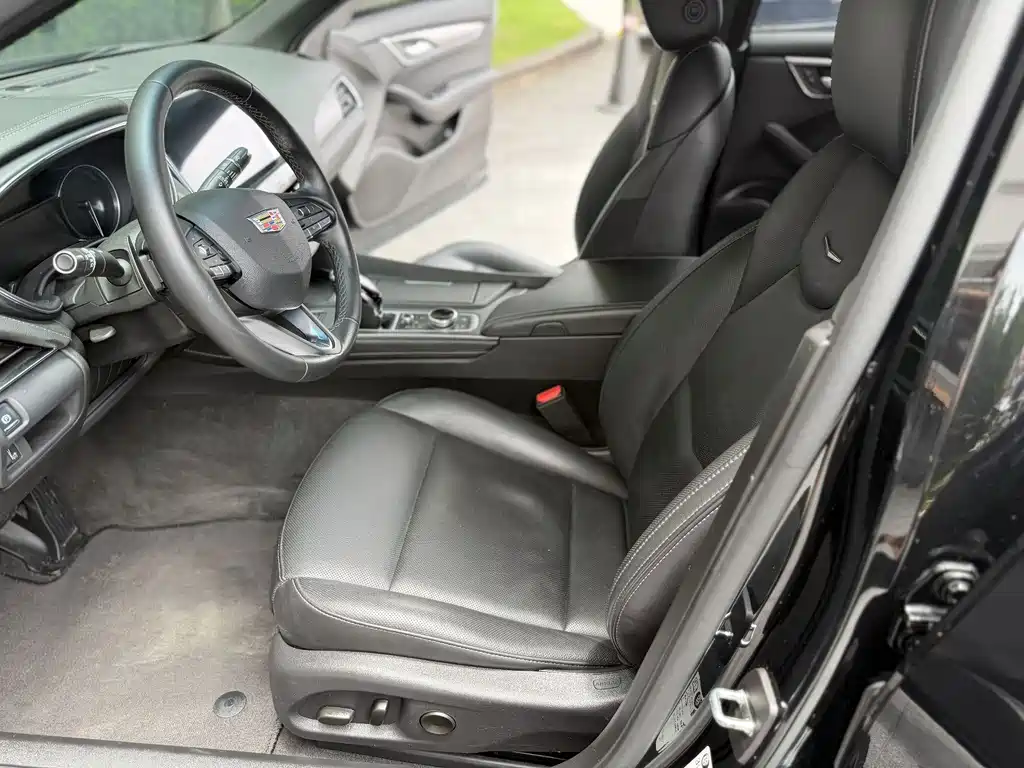 Cadillac CT5 — миниатюра 5