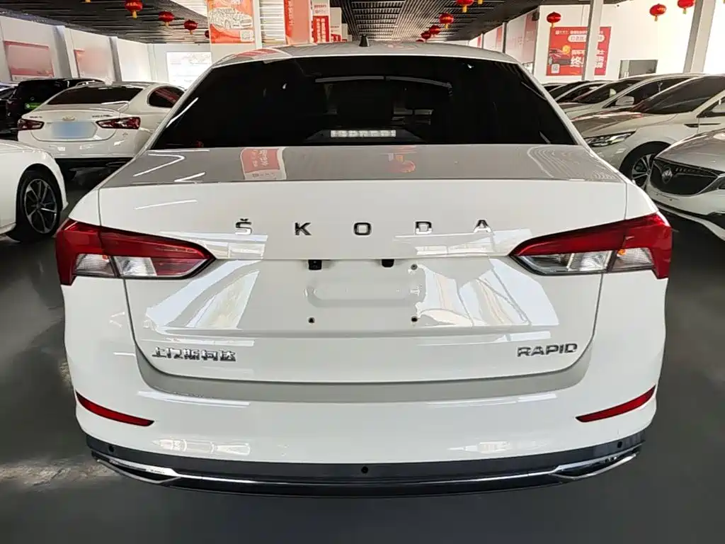 Skoda Rapid — миниатюра 6