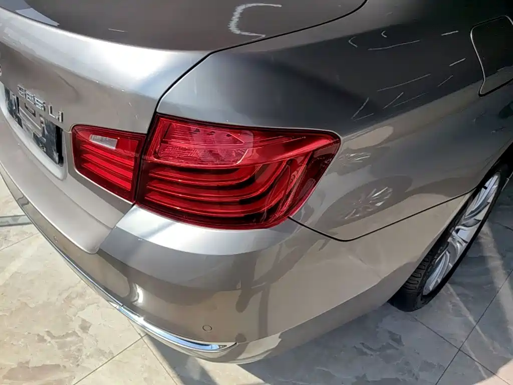 BMW 5 Series — миниатюра 8