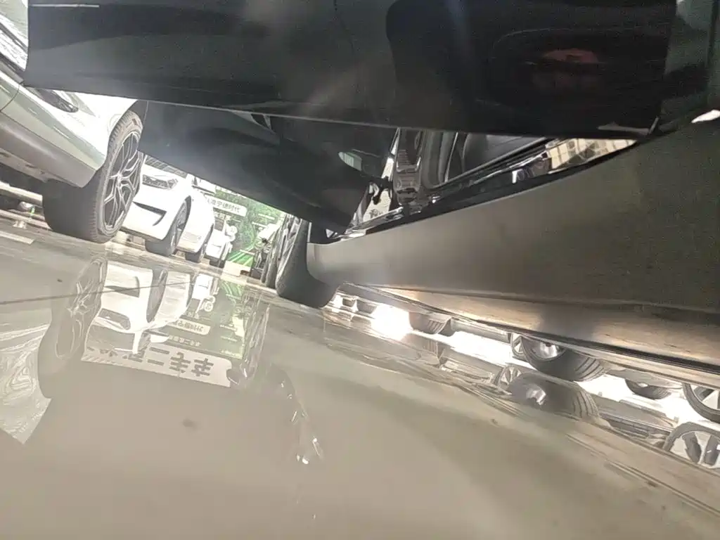Tesla Model Y — миниатюра 21