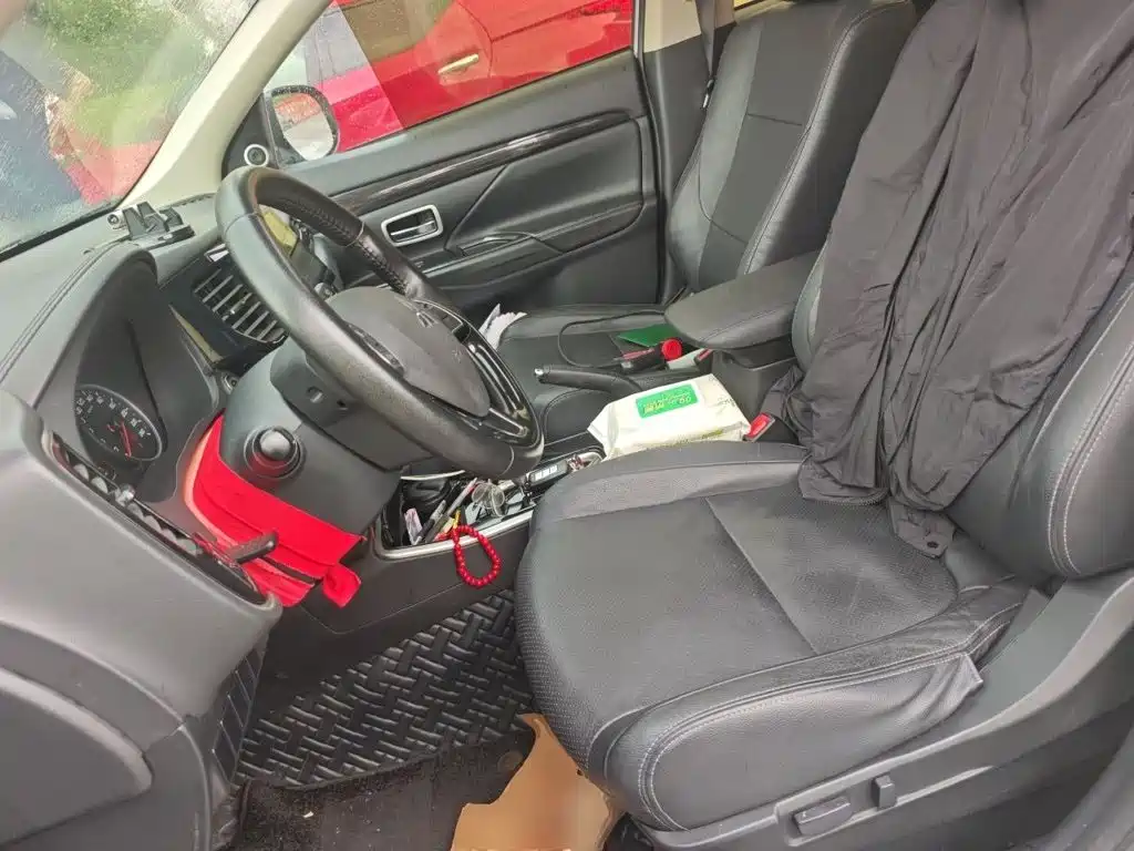 Mitsubishi Outlander — миниатюра 11