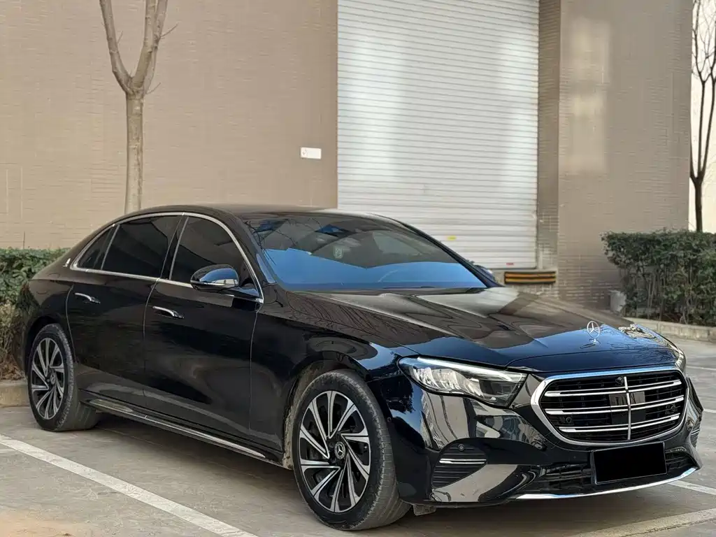 Mercedes-Benz E-Class — миниатюра 3