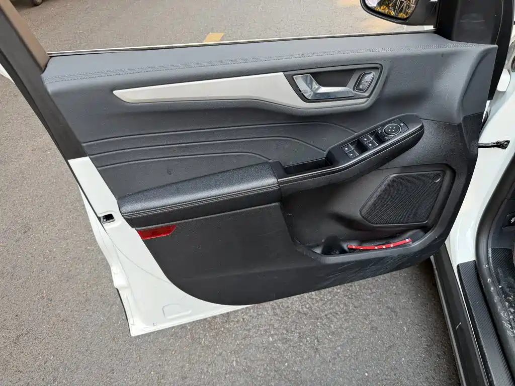 Ford Escape — миниатюра 6