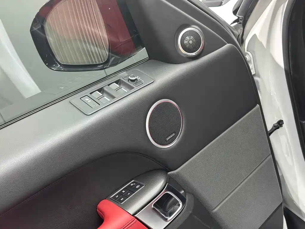 Land Rover Sport — миниатюра 8