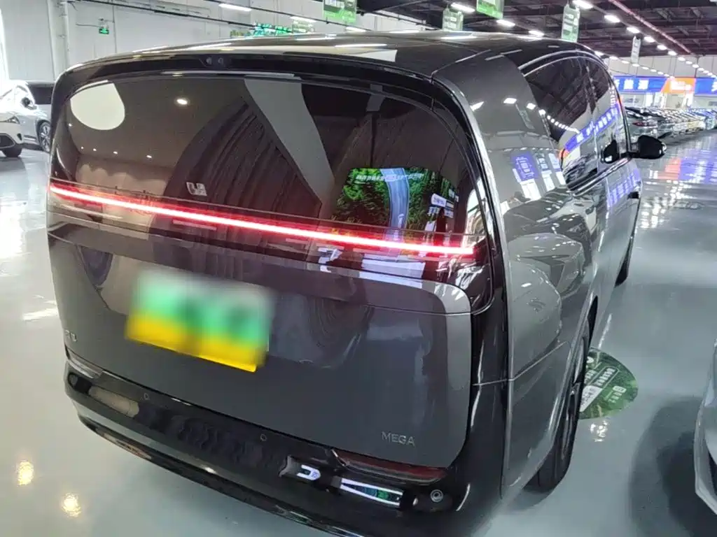 Li Auto MEGA 2024 Ultra