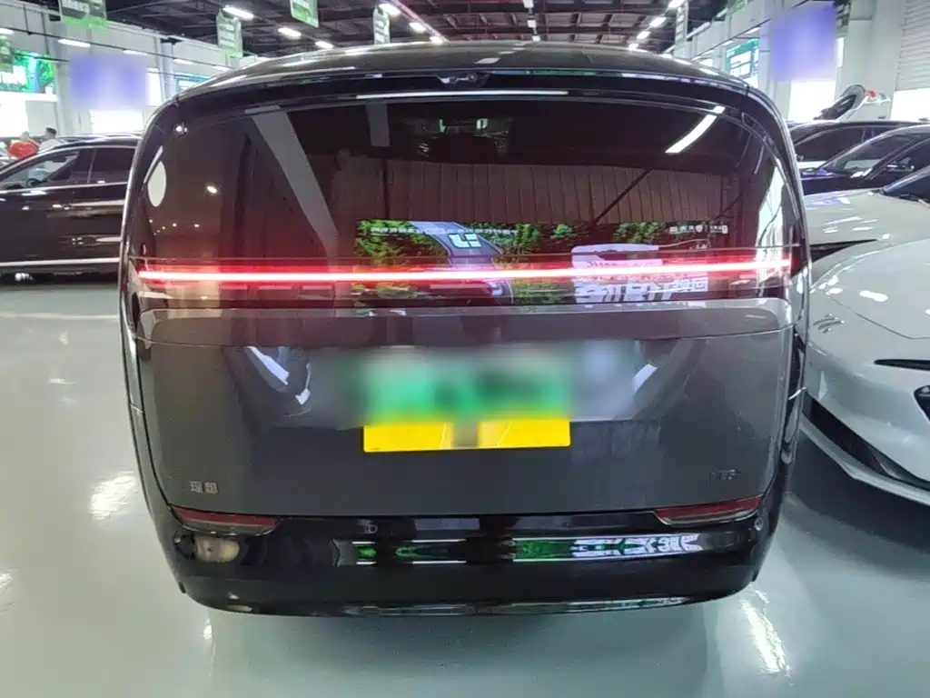 Li Auto MEGA 2024 Ultra