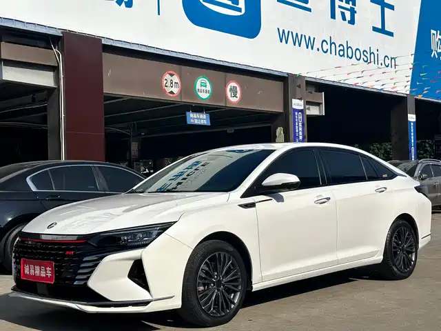 DONGFENG YI HYUN MAX