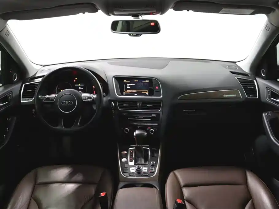 Audi Q5L 2018 Белый из Китая