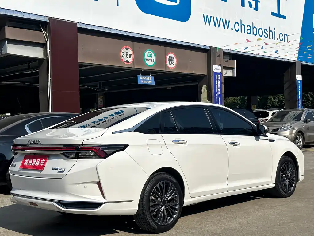 DONGFENG YI HYUN MAX