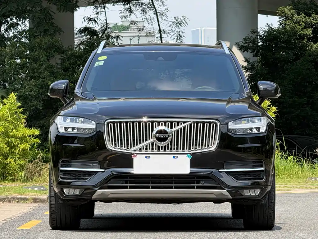 Volvo XC90 2018 T6 5 мест