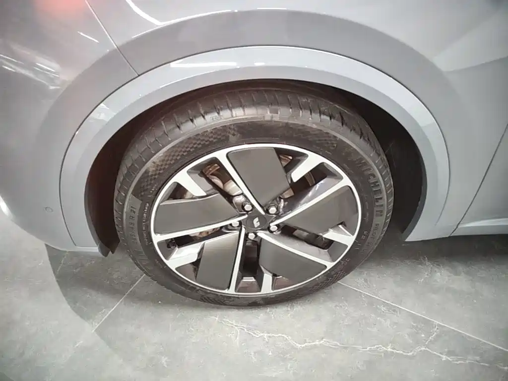 Li Auto Li L8 — миниатюра 23