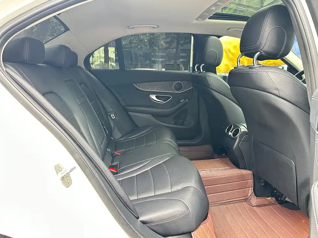 Mercedes-Benz C-Class — миниатюра 9