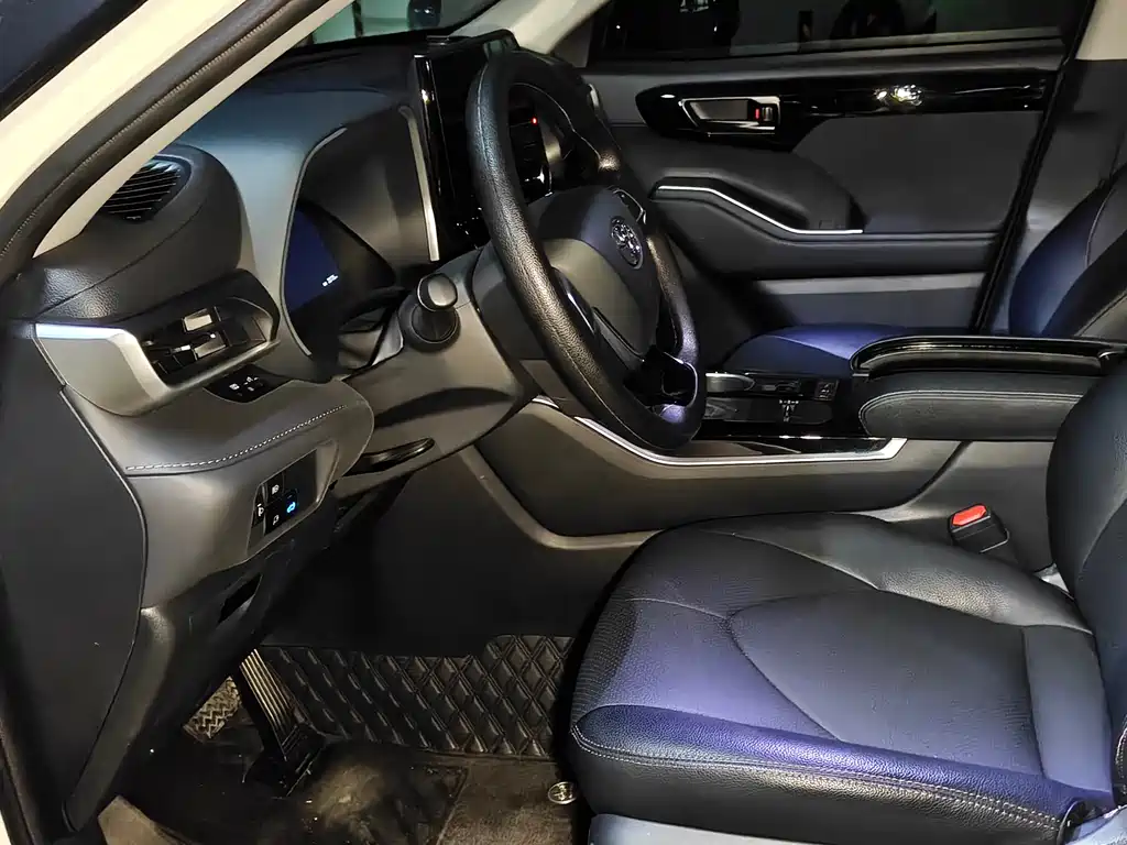 Toyota Highlander 2024 2.5L Elite 7 мест