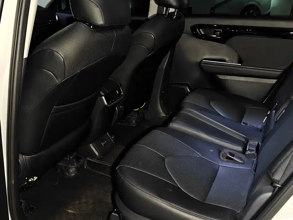 Toyota Highlander 2024 2.5L Elite 7 мест