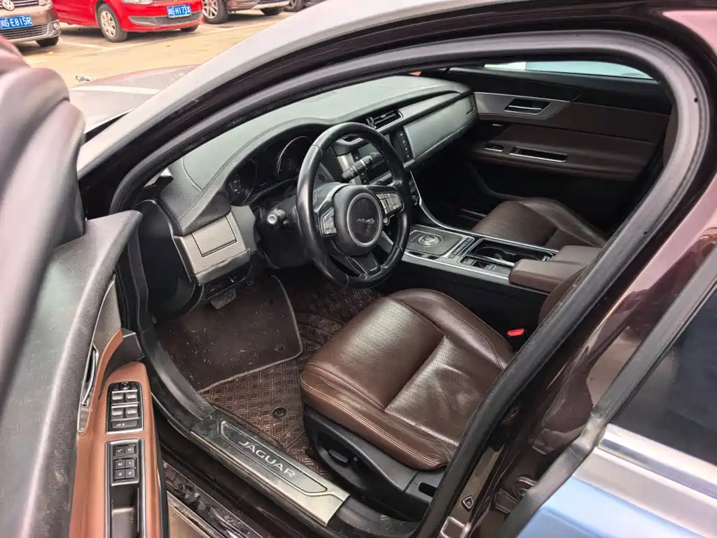 Jaguar XFL — миниатюра 8