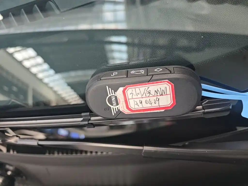 MINI MINI COOPER EV — миниатюра 9
