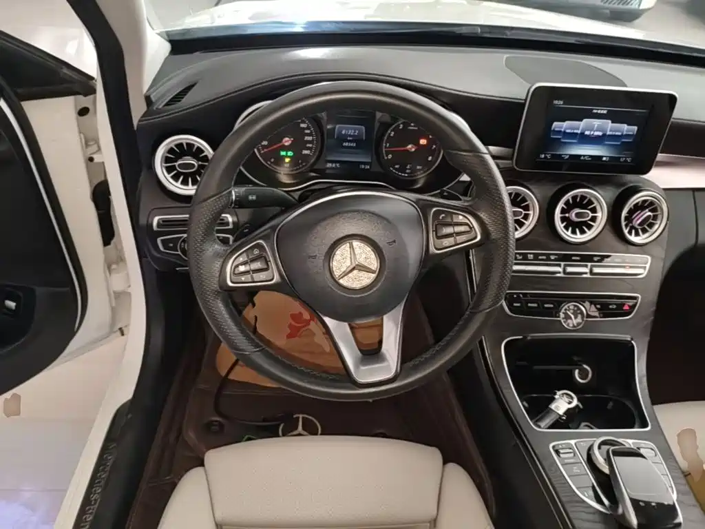 Mercedes-Benz C-Class — миниатюра 11
