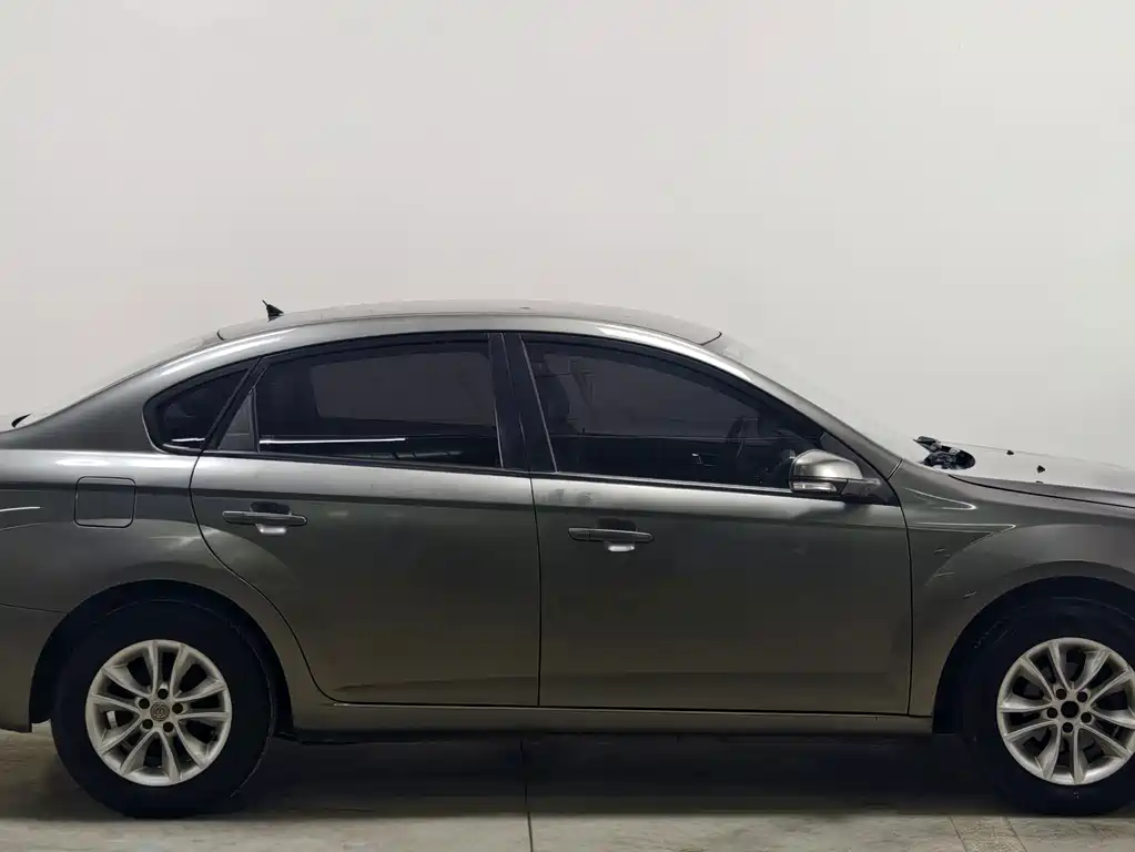 Zhonghua H330 — миниатюра 8
