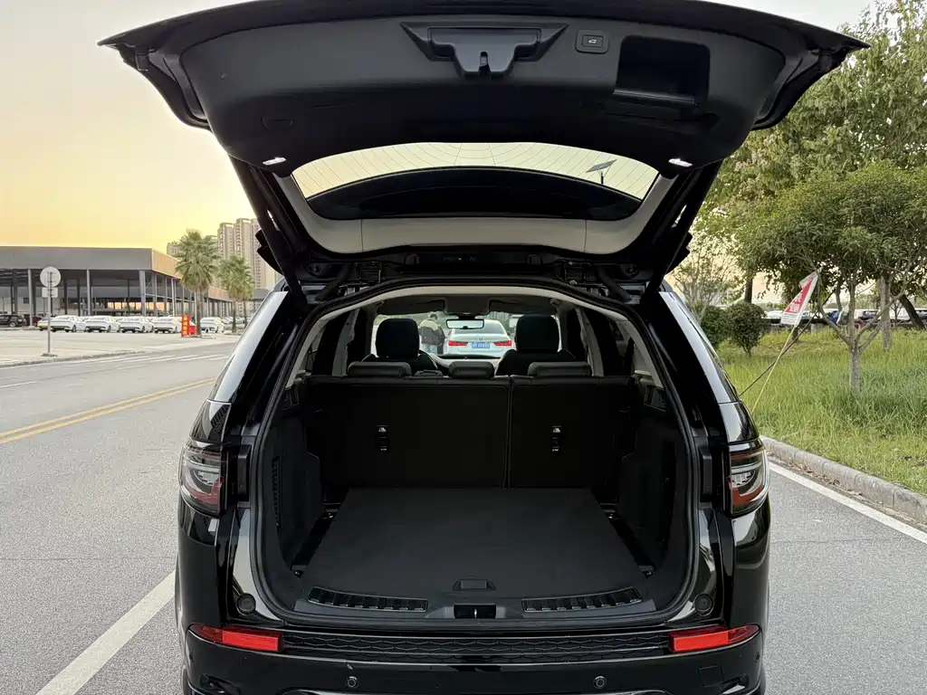 LAND ROVER DISCOVER SPORTS