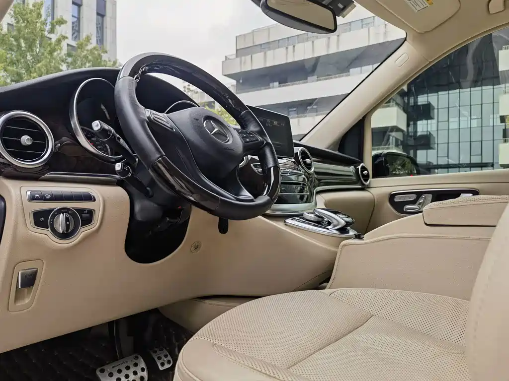 Mercedes-Benz V-Class — миниатюра 8