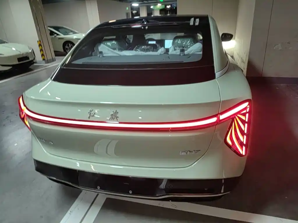 Hongqi EH7 2025 690