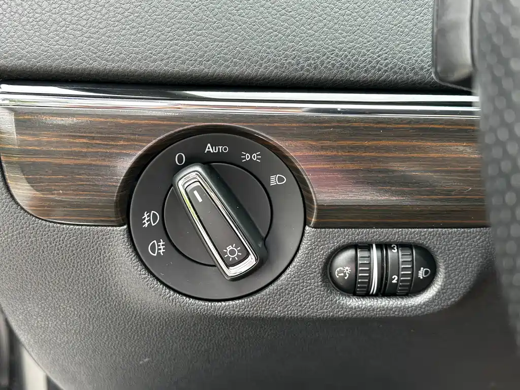 Volkswagen Sagitar — миниатюра 12