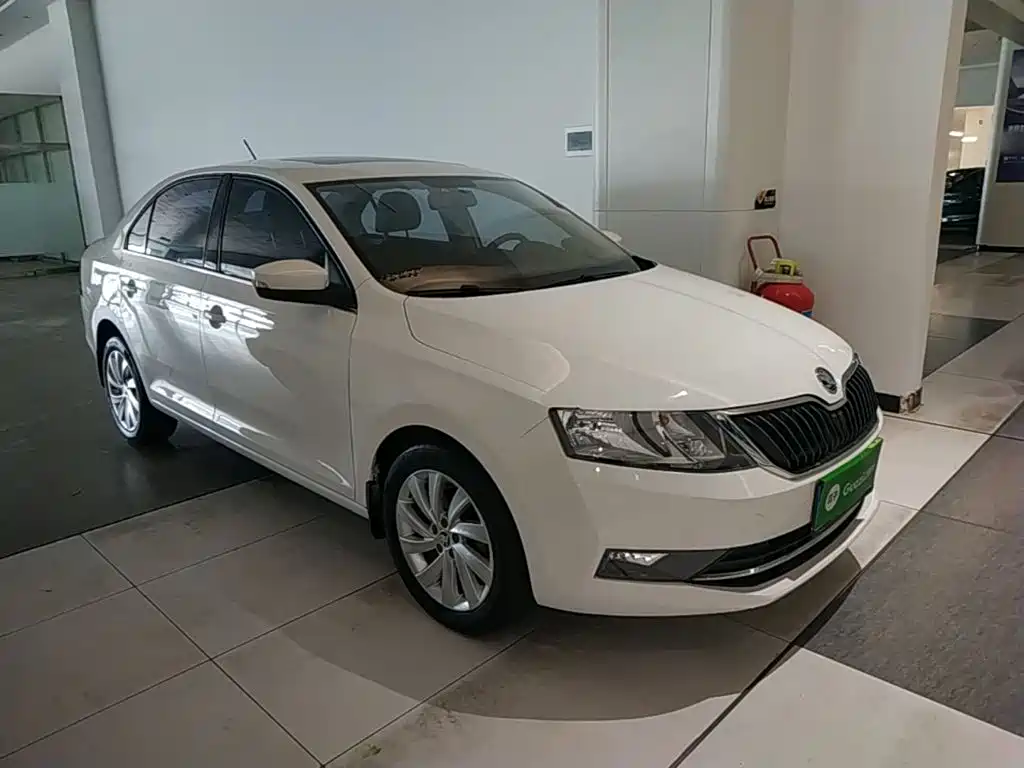 Skoda Rapid — миниатюра 4