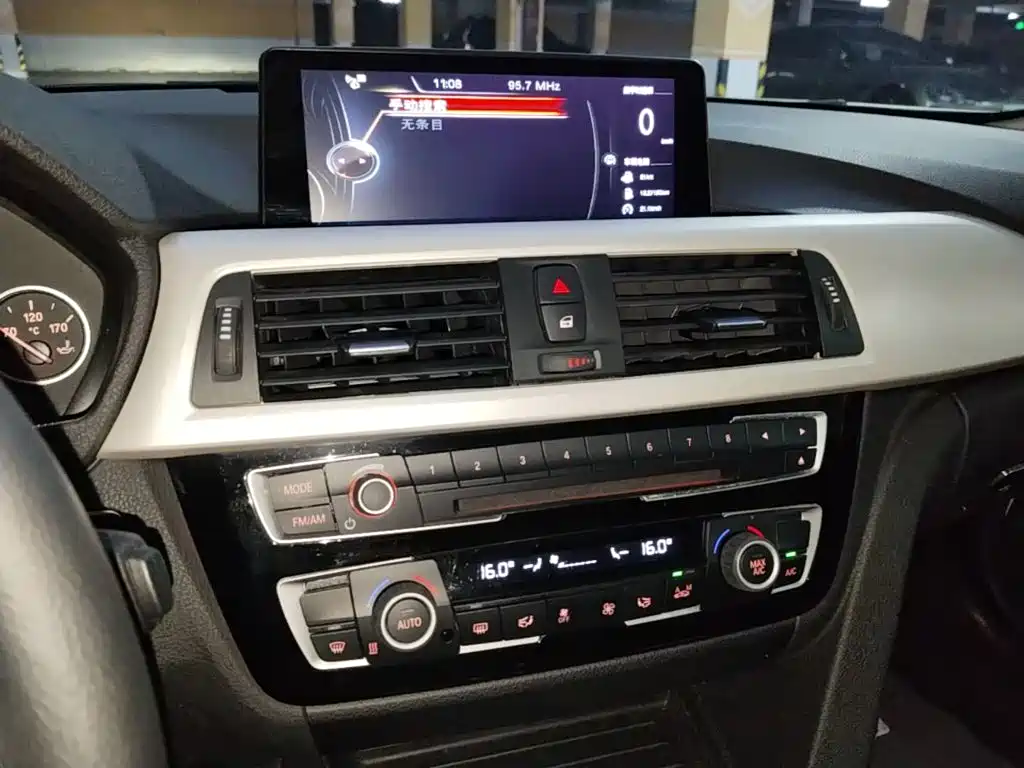 BMW 3 Series — миниатюра 13