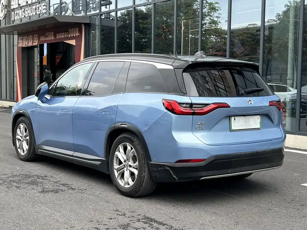 NIO ES8 2018 355KM мест