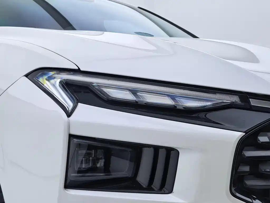 Ford Mondeo 2025 2.0T EcoBoost Luxury